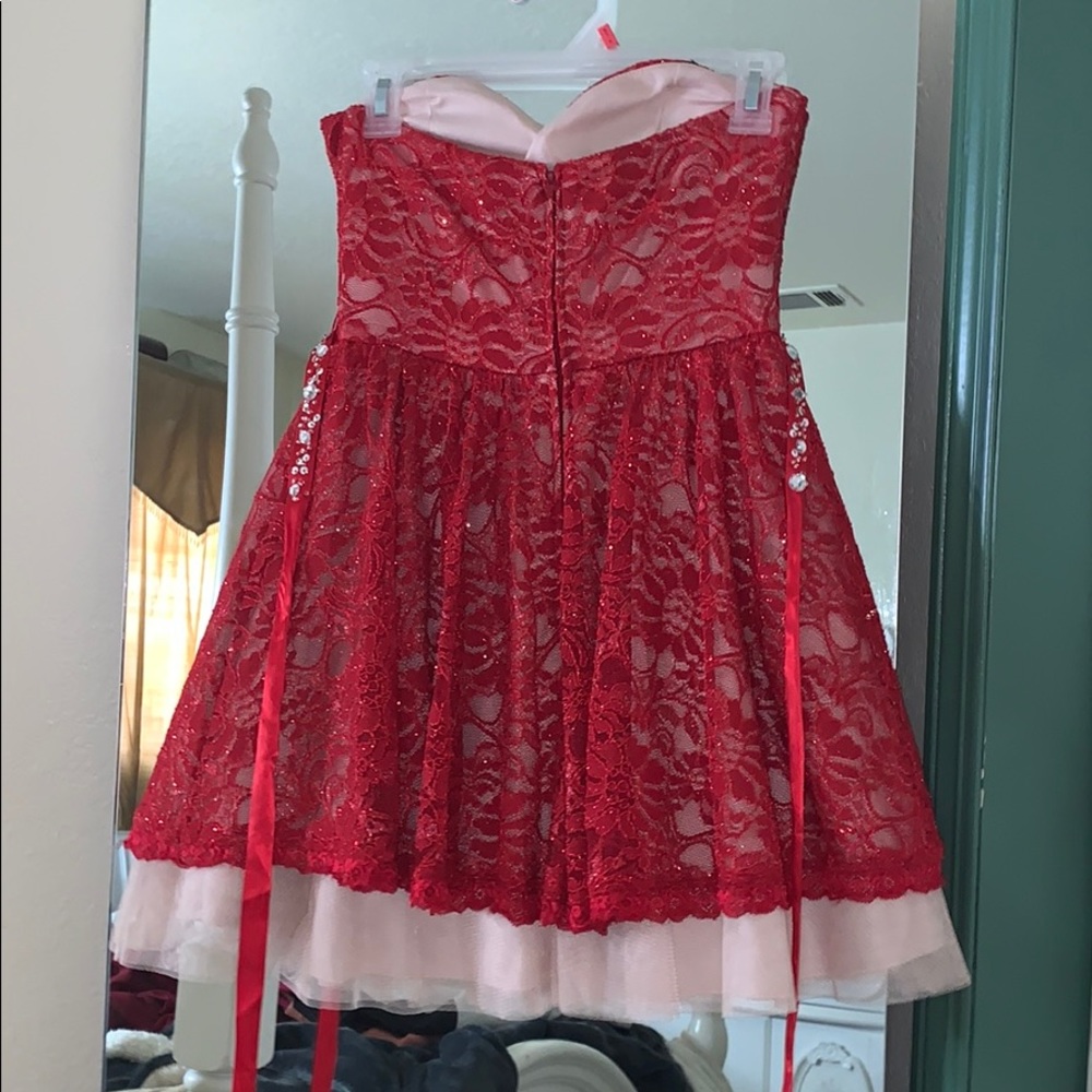 Too small - Picture 2 of 5
